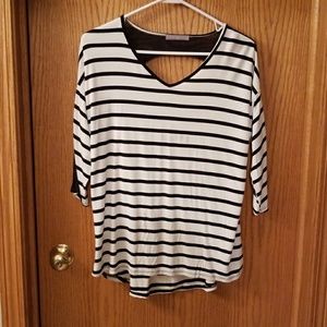 Loveapella black & white top